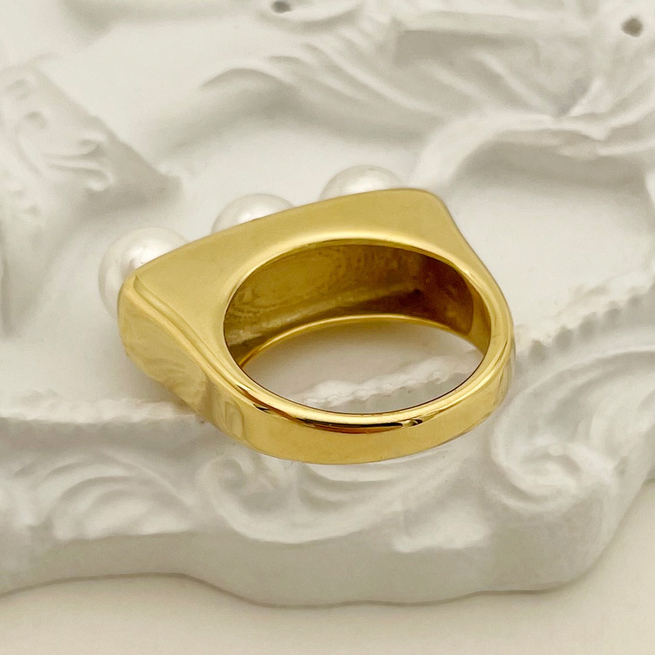 New French retro high-end design light luxury stainless steel ring for women