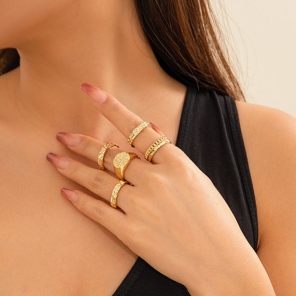 Geometric circular diamond shaped multiple hand jewelry female punk snake shaped rose hollow set ring